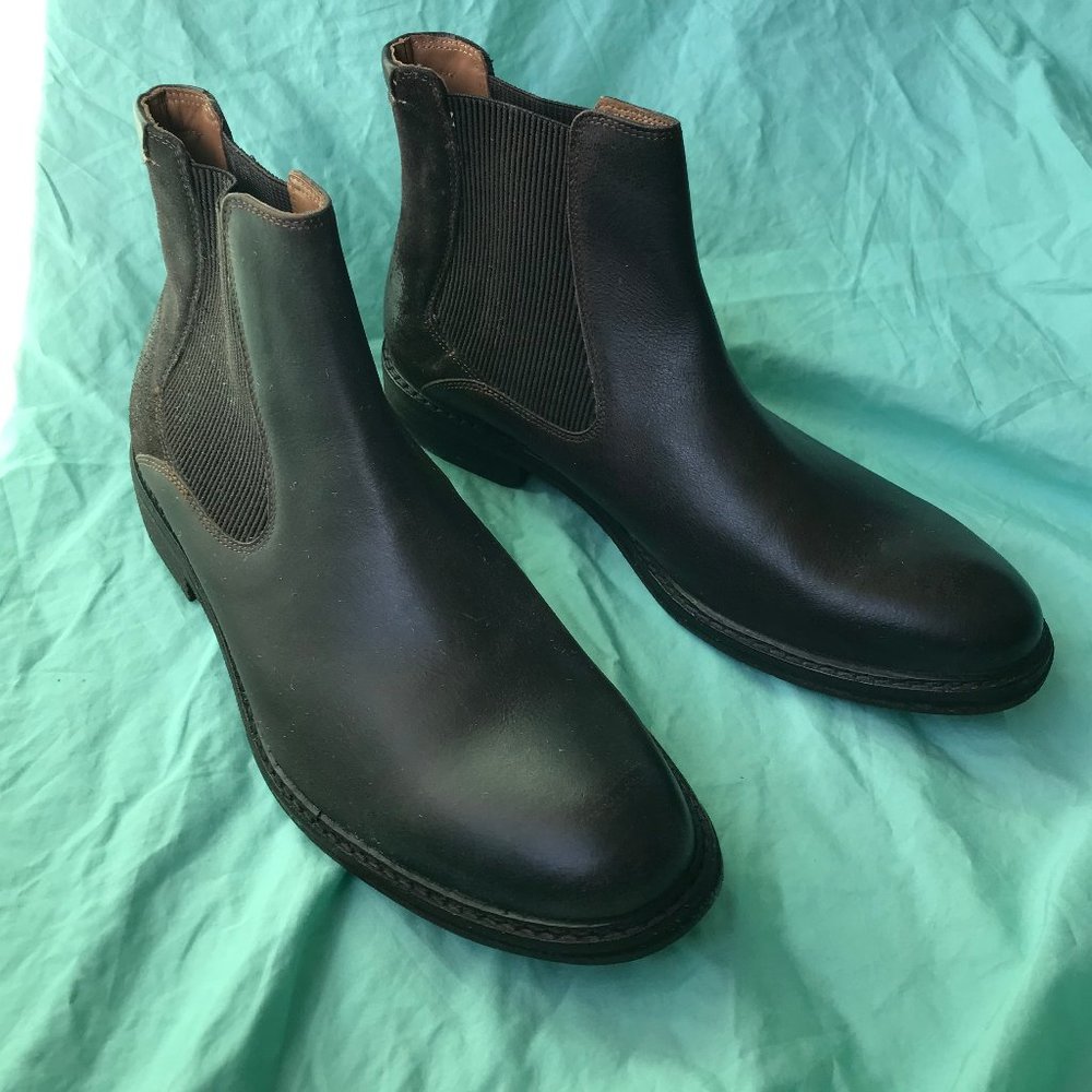 Lucky Brand Hutchins Chelsea Boots Brown Leather and Suede. Size 10.5
